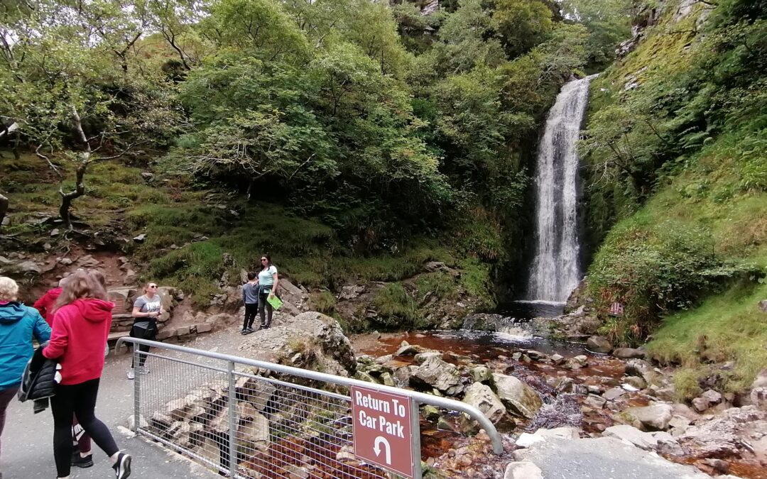 Hike in Glevenin Waterfall
